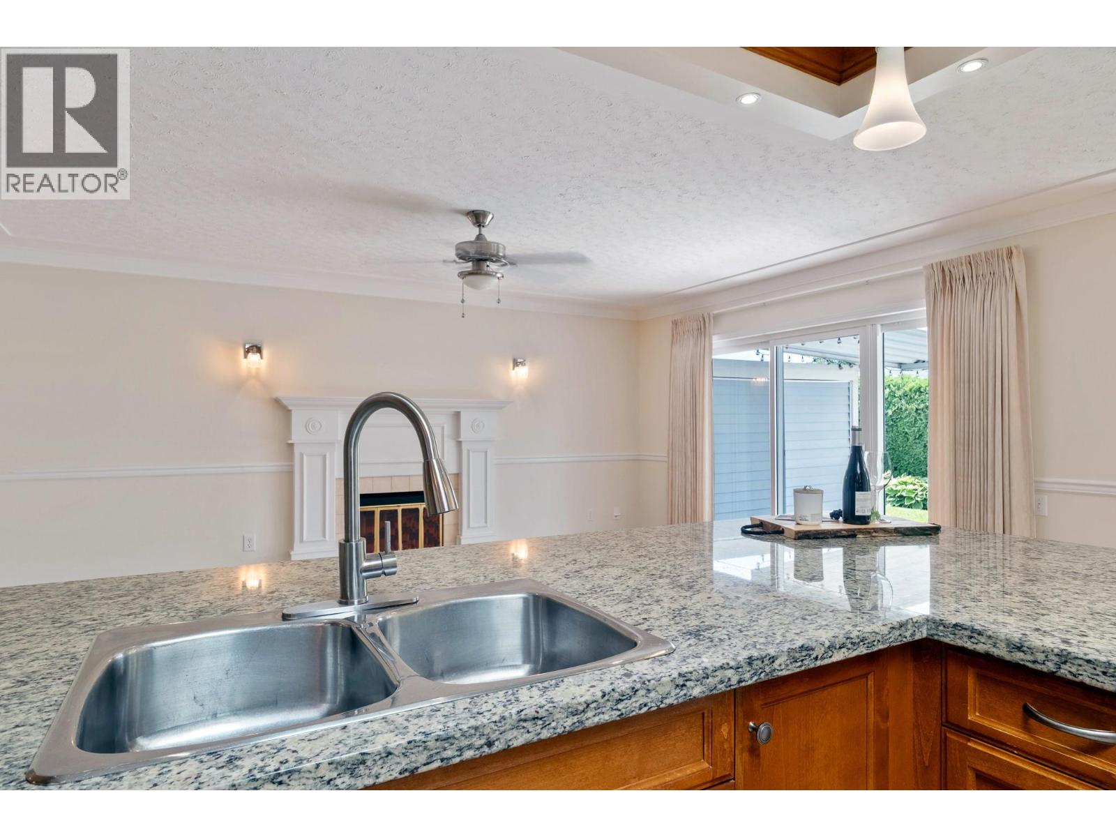 #21 3370 Casorso Road - 6