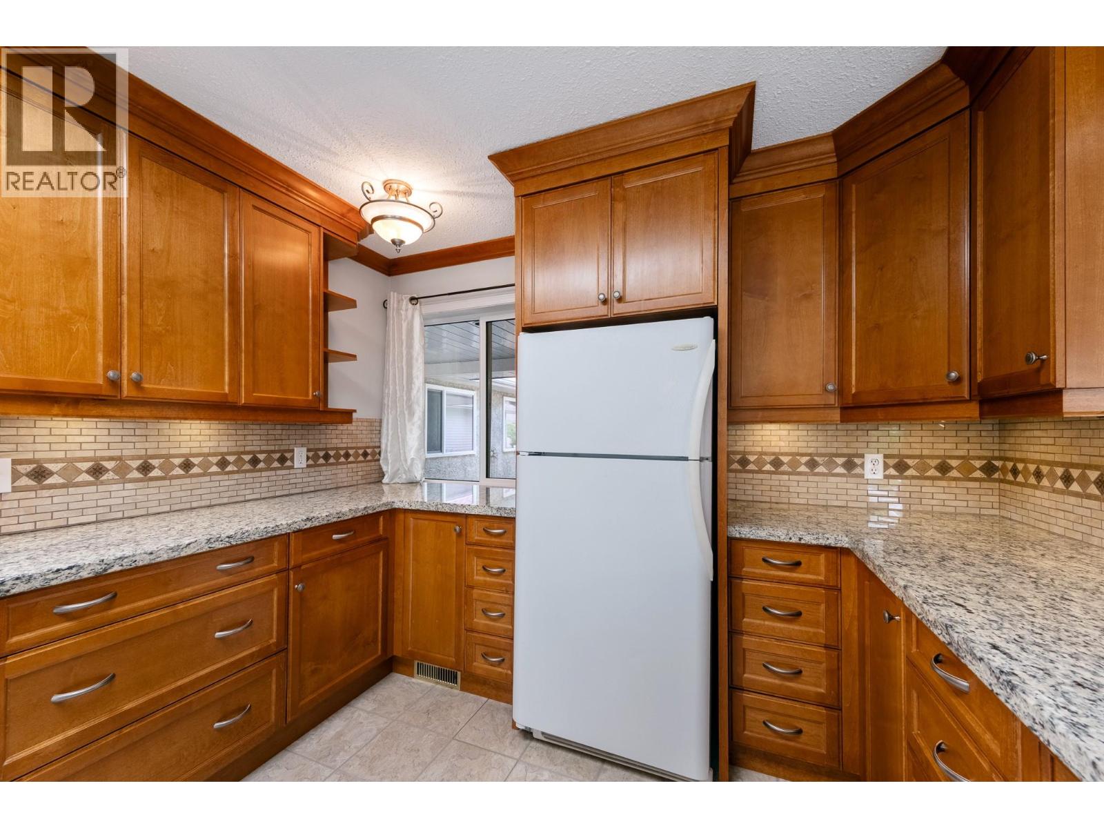#21 3370 Casorso Road - 9