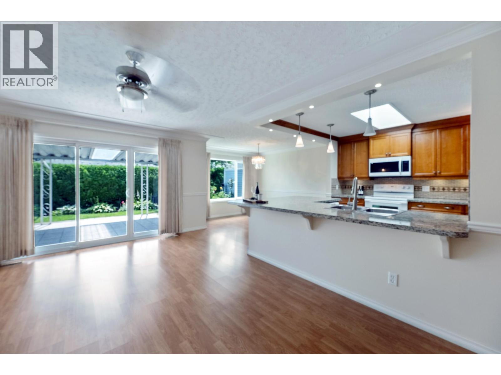#21 3370 Casorso Road - 14
