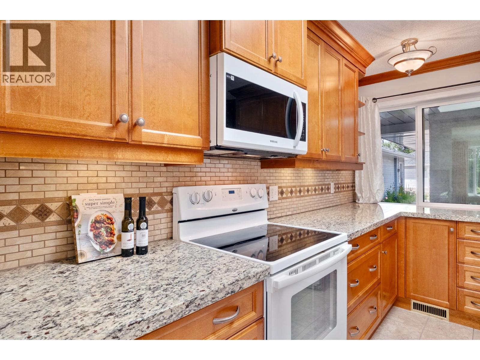 #21 3370 Casorso Road - 11