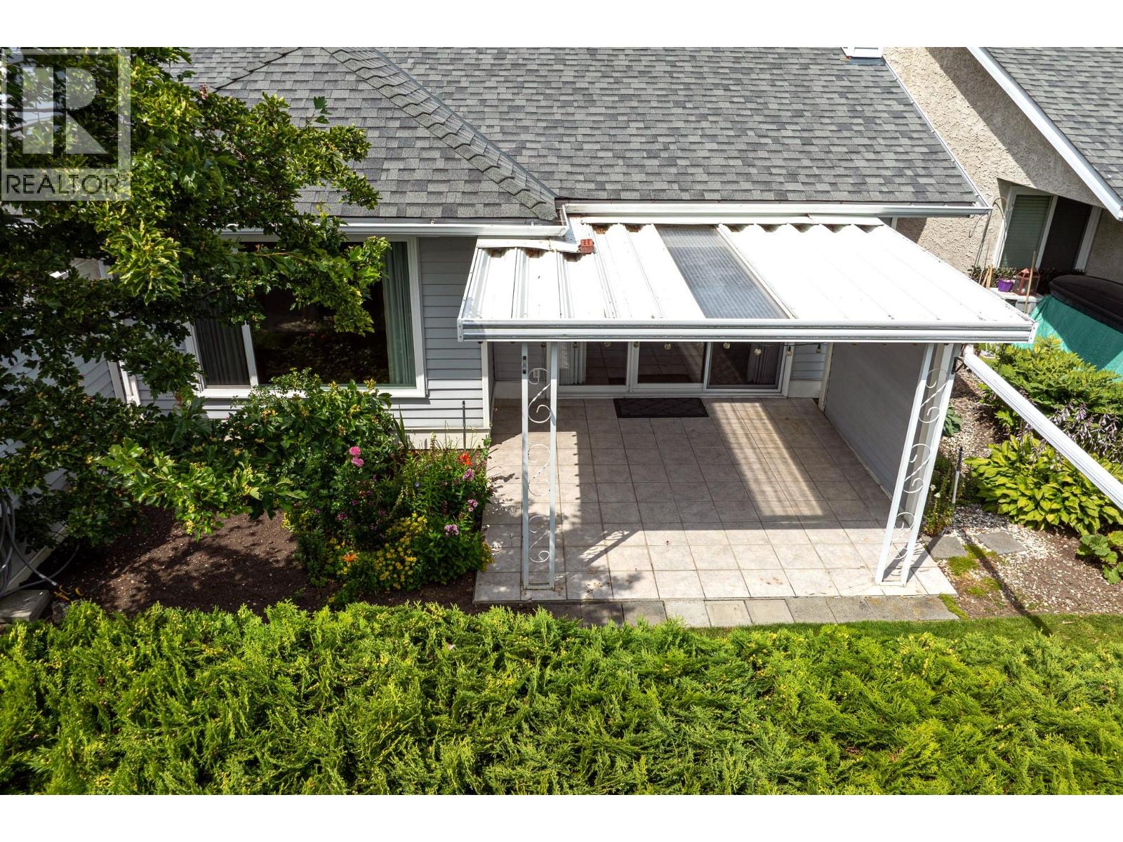 #21 3370 Casorso Road - 37