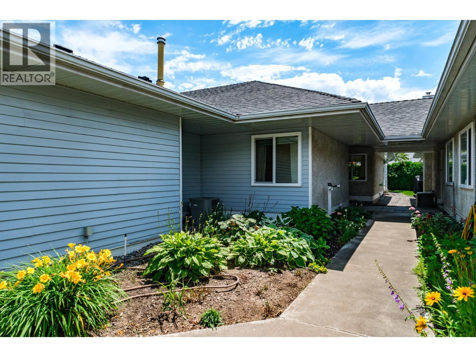 #21 3370 Casorso Road - 31