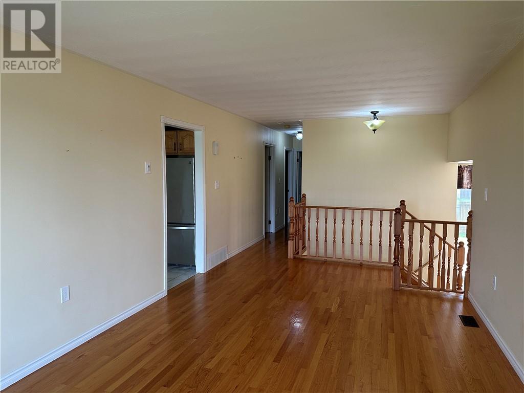 1067 St Anthony Street W - 11