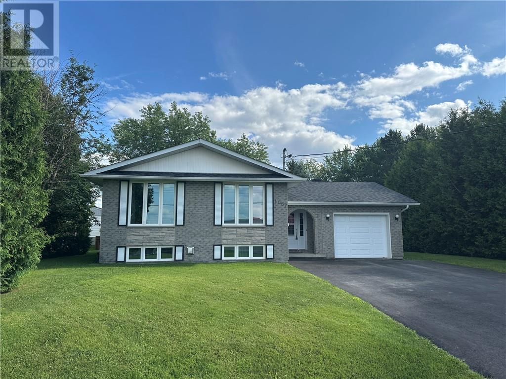 1067 St Anthony Street W - 2