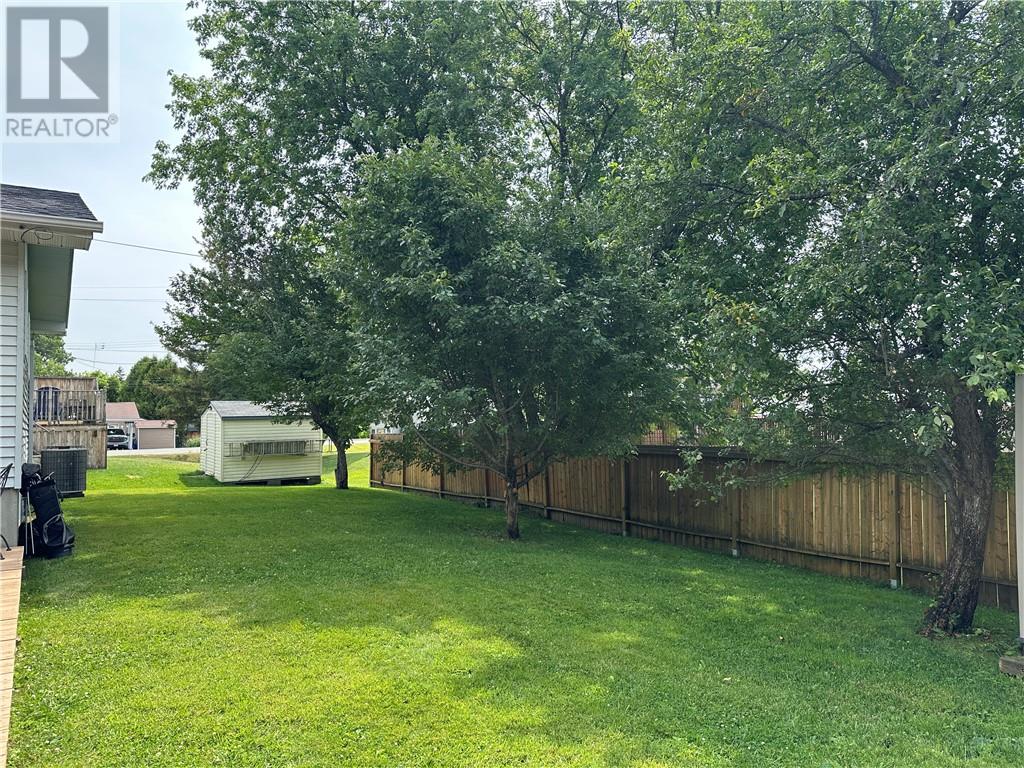 1067 St Anthony Street W - 36