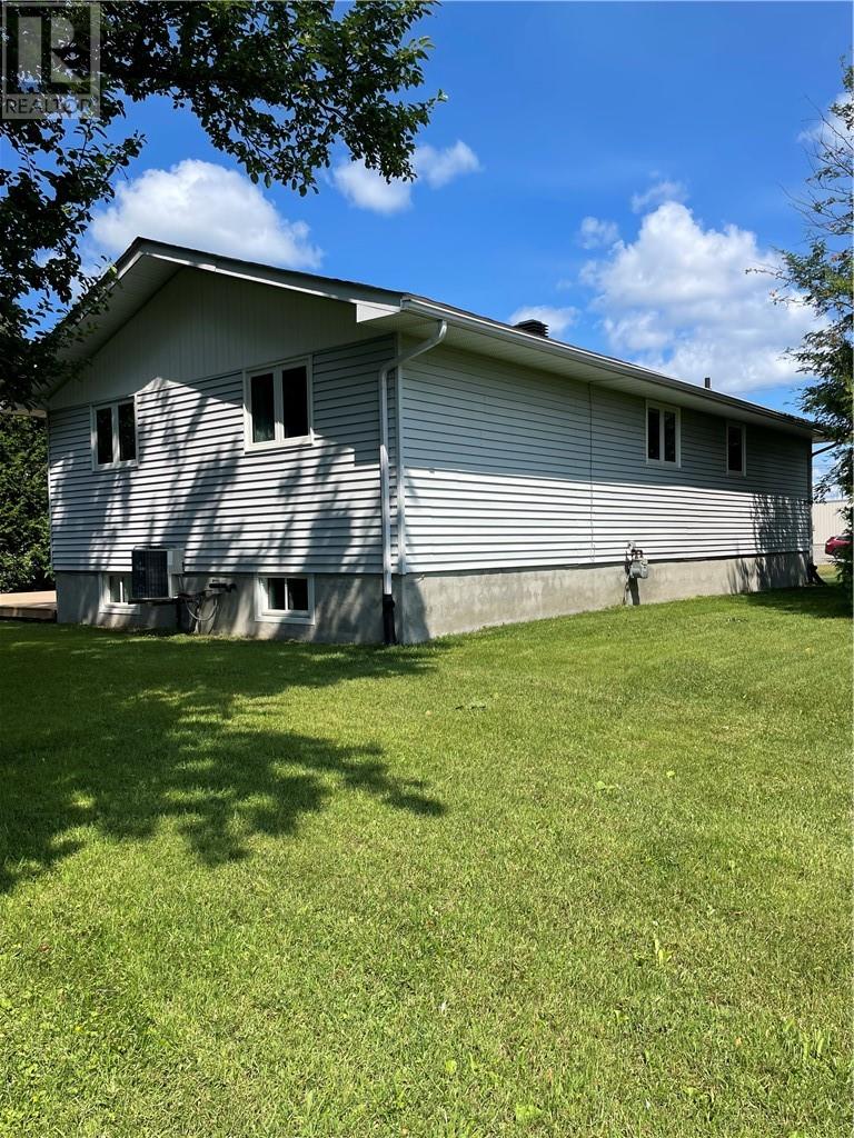 1067 St Anthony Street W - Image 39