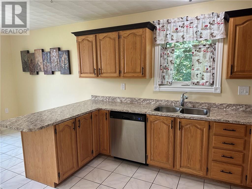 1067 St Anthony Street W - 7