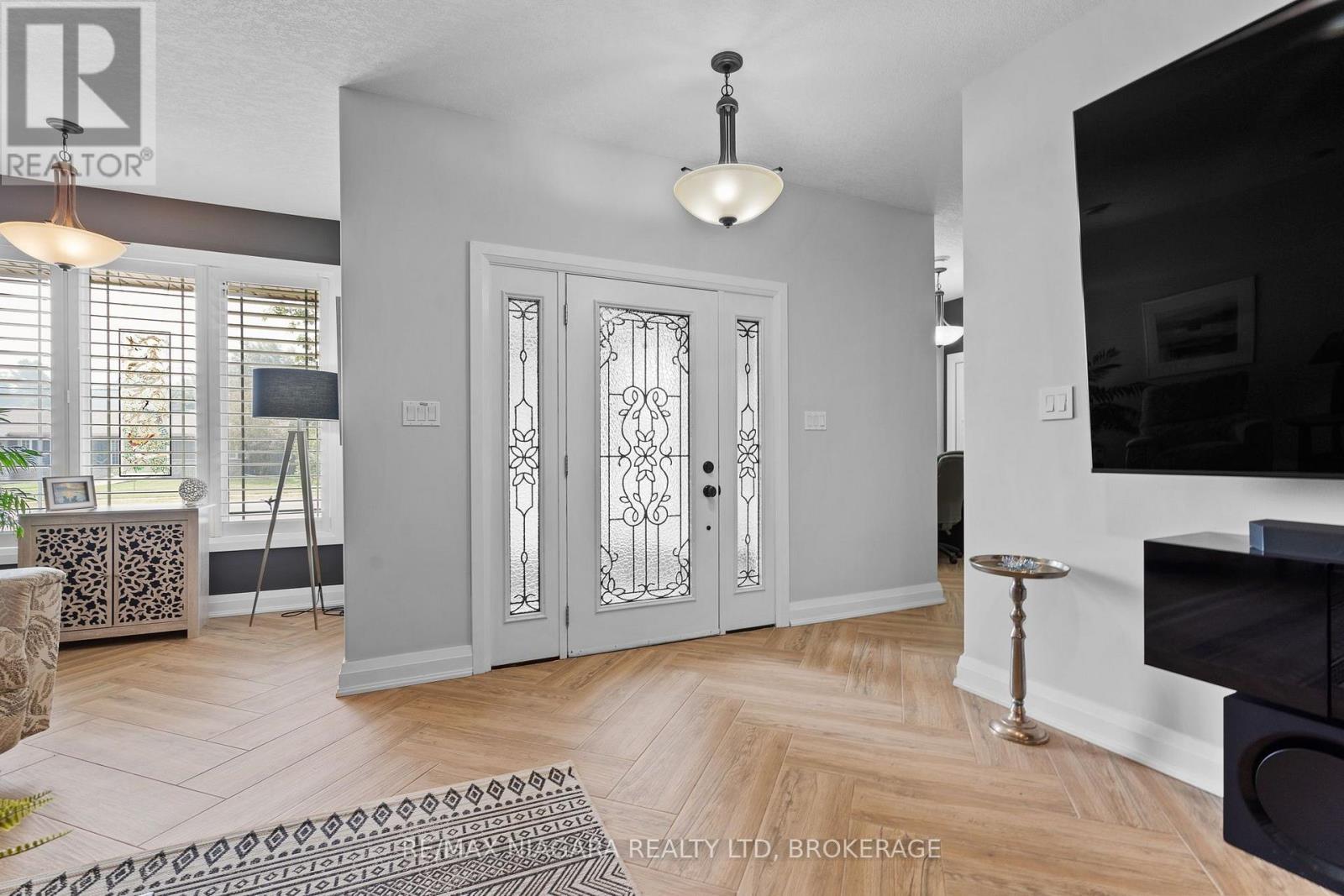 611 SUGARLOAF STREET - 6