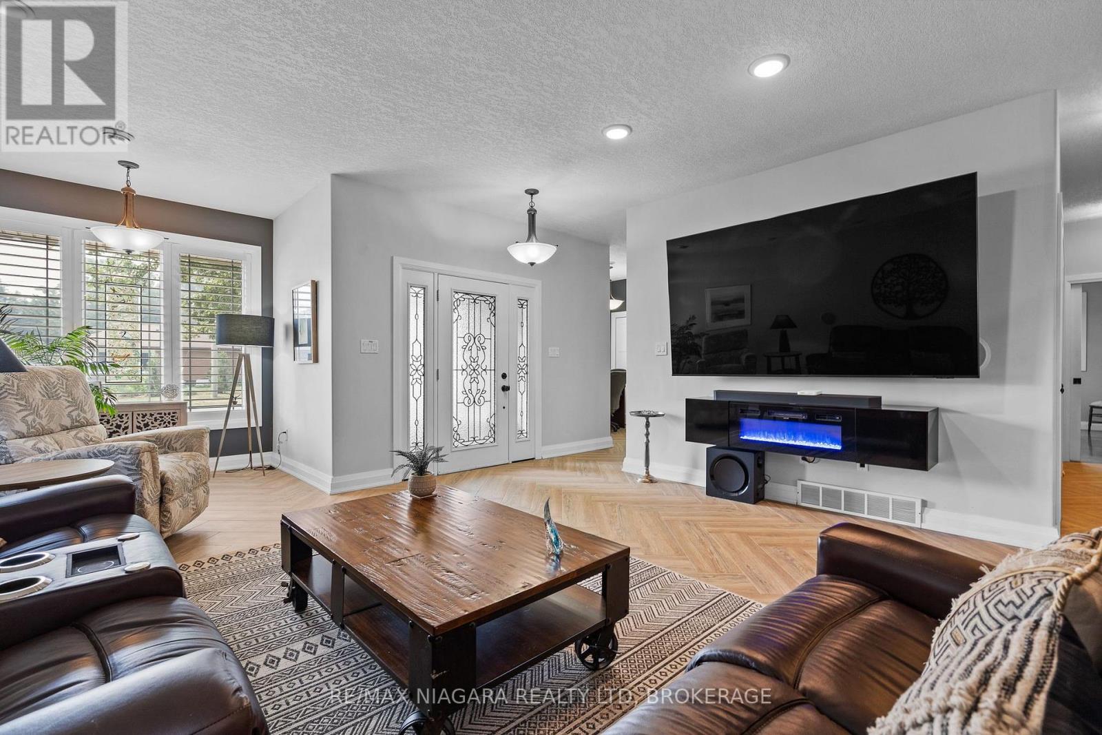 611 SUGARLOAF STREET - 9