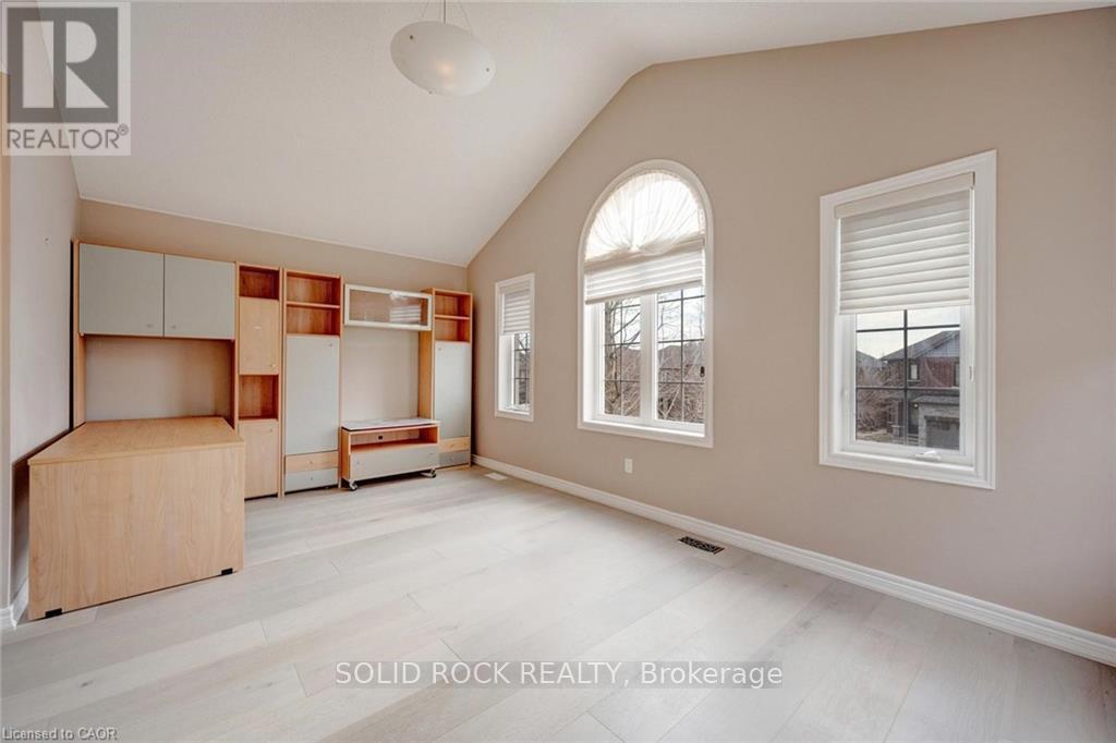 34 FORSYTH CRESCENT - 35