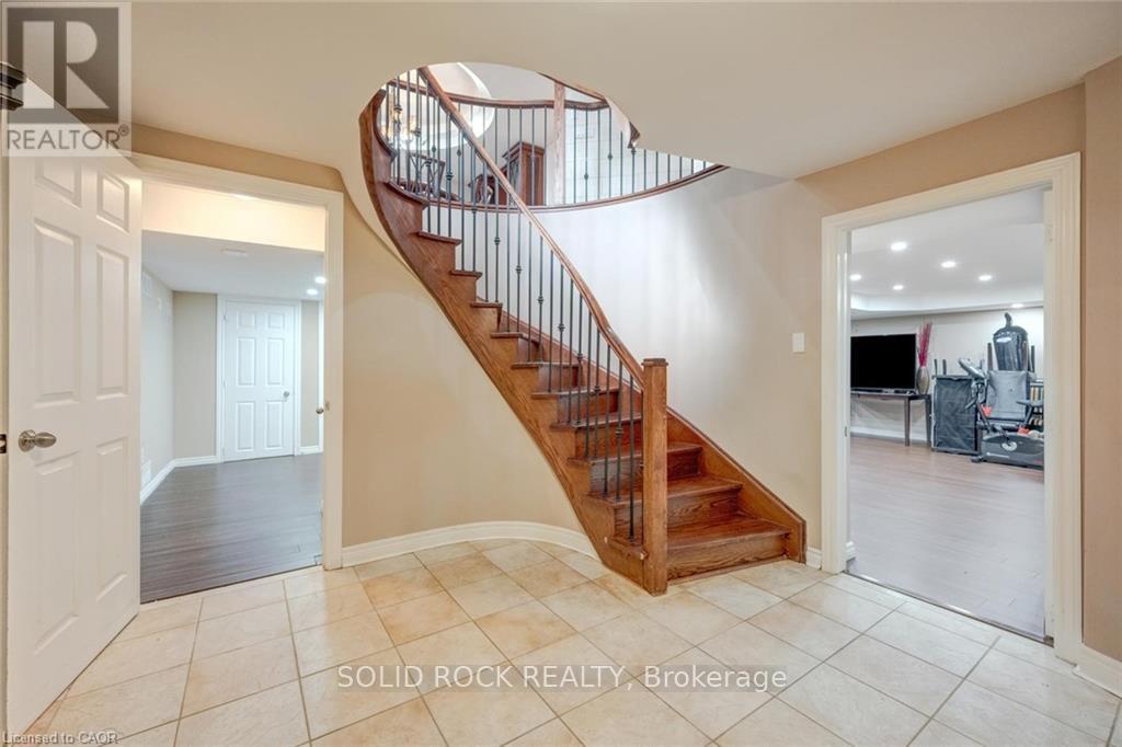 34 FORSYTH CRESCENT - 41