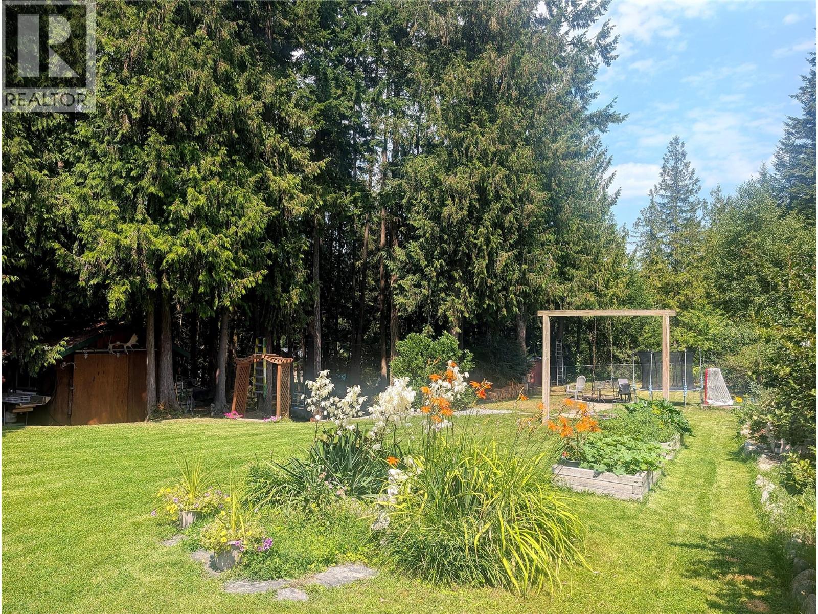 19 West Poirier Road - 32