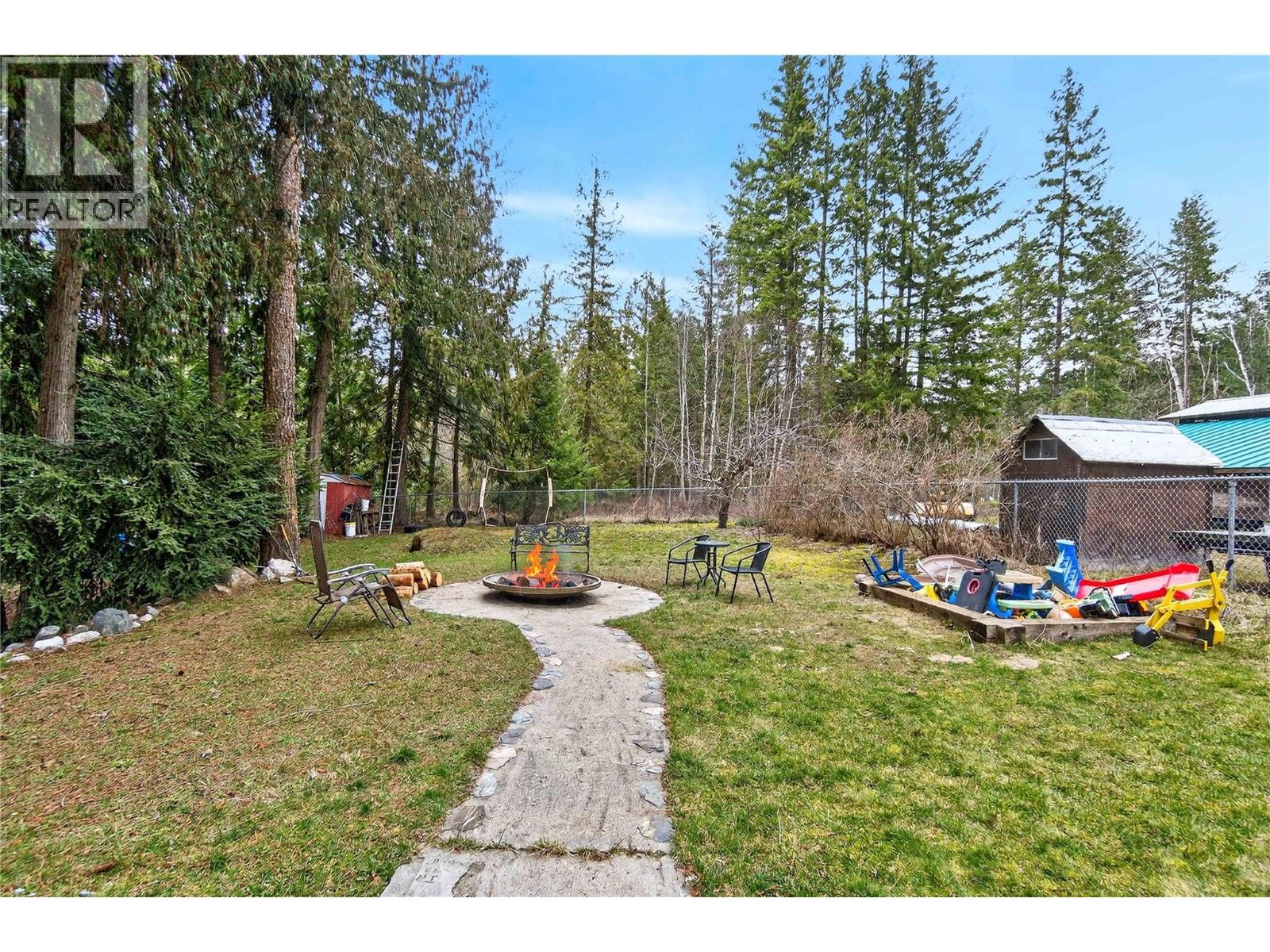 19 West Poirier Road - 44