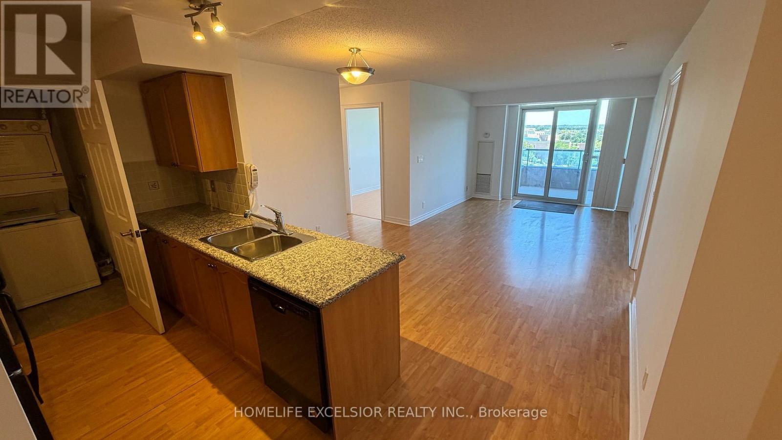 #825 33 COX BOULEVARD - Image 5