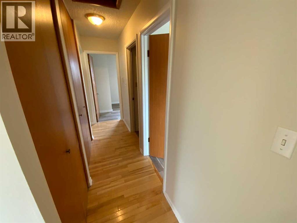 521 4 Street SE - 7