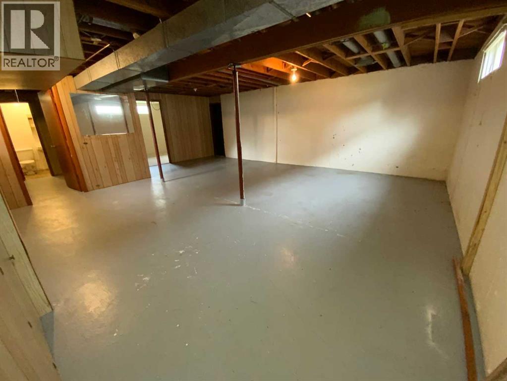 521 4 Street SE - 13