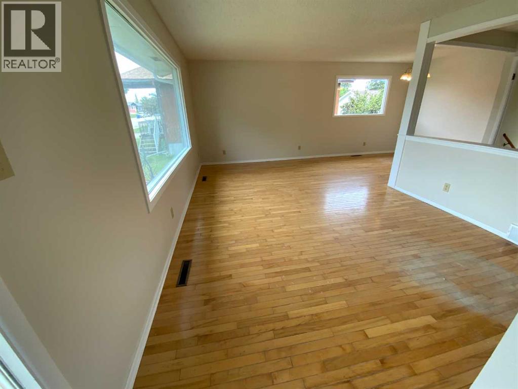 521 4 Street SE - 2