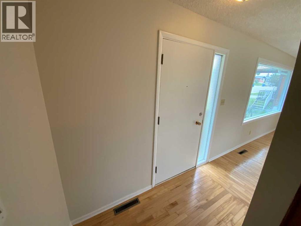 521 4 Street SE - 6