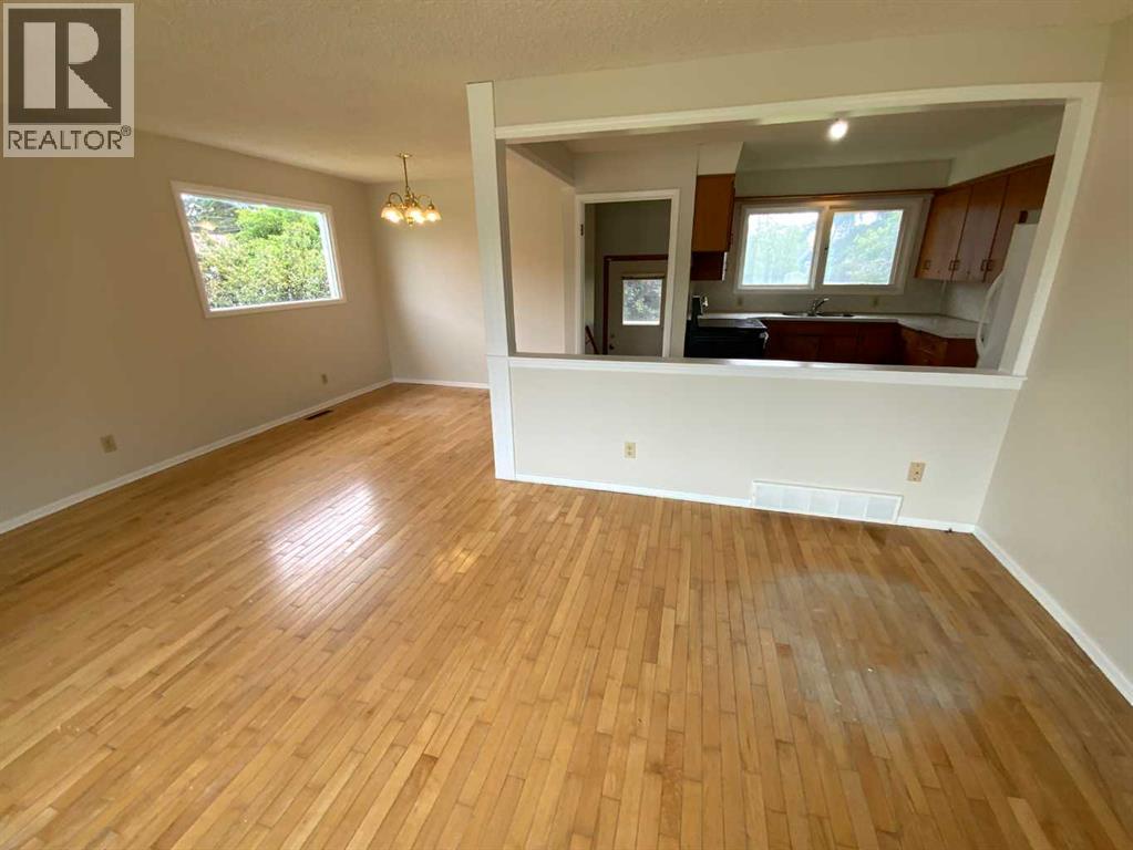 521 4 Street SE - 3