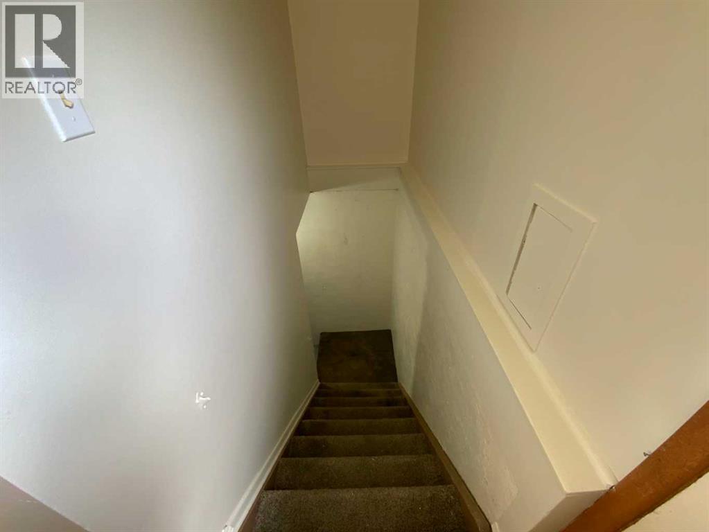 521 4 Street SE - 12