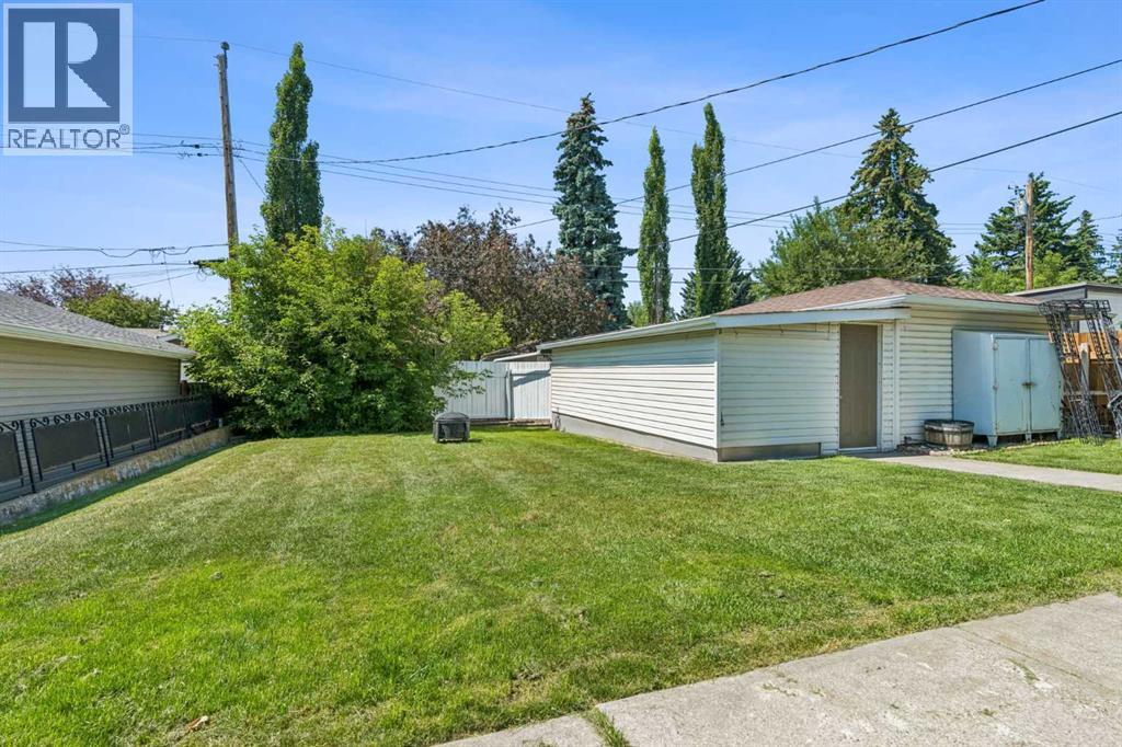 4319 19 Street NW - Image 39