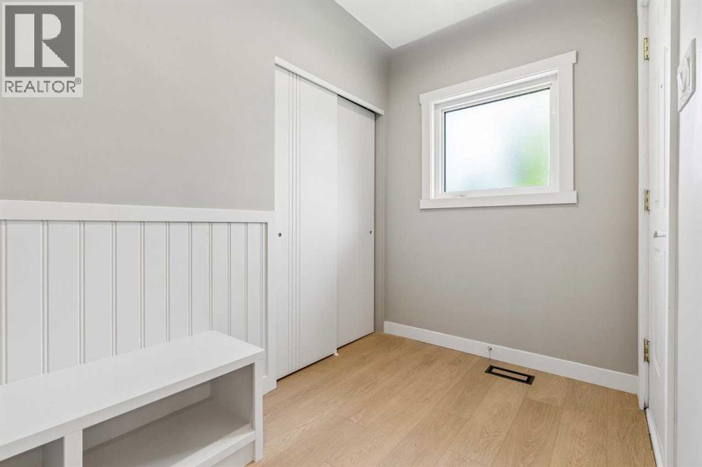 4319 19 Street NW - Image 32