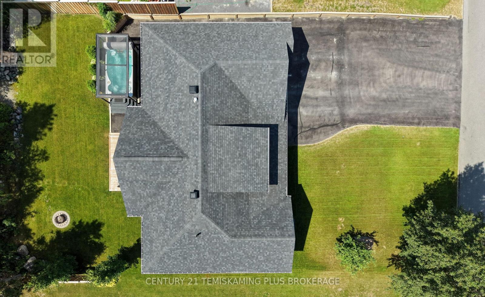 273 COSMAN CRESCENT - 3