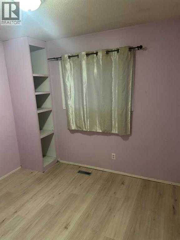 4805 55 Avenue - 18