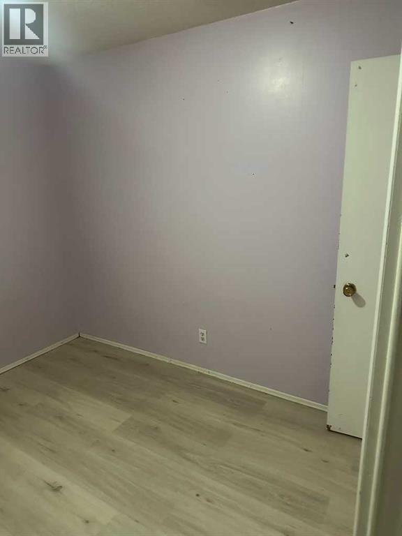 4805 55 Avenue - 17