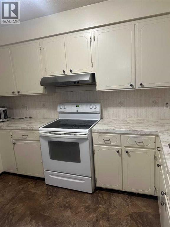 4805 55 Avenue - 7