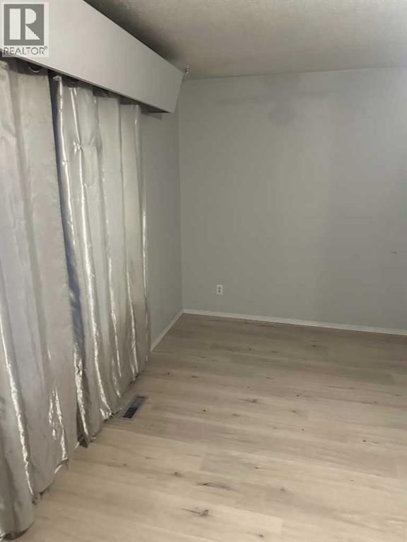 4805 55 Avenue - 12