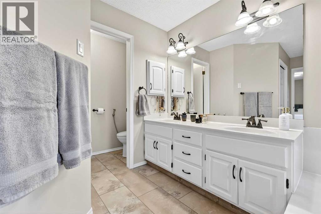115 Woodpark Terrace SW - 31