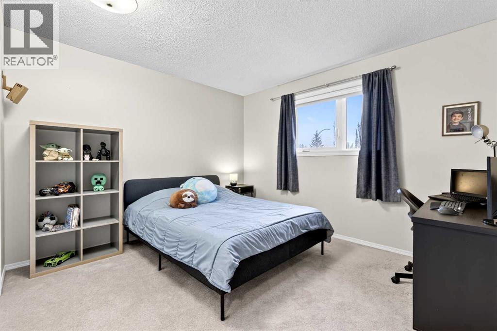 115 Woodpark Terrace SW - 34