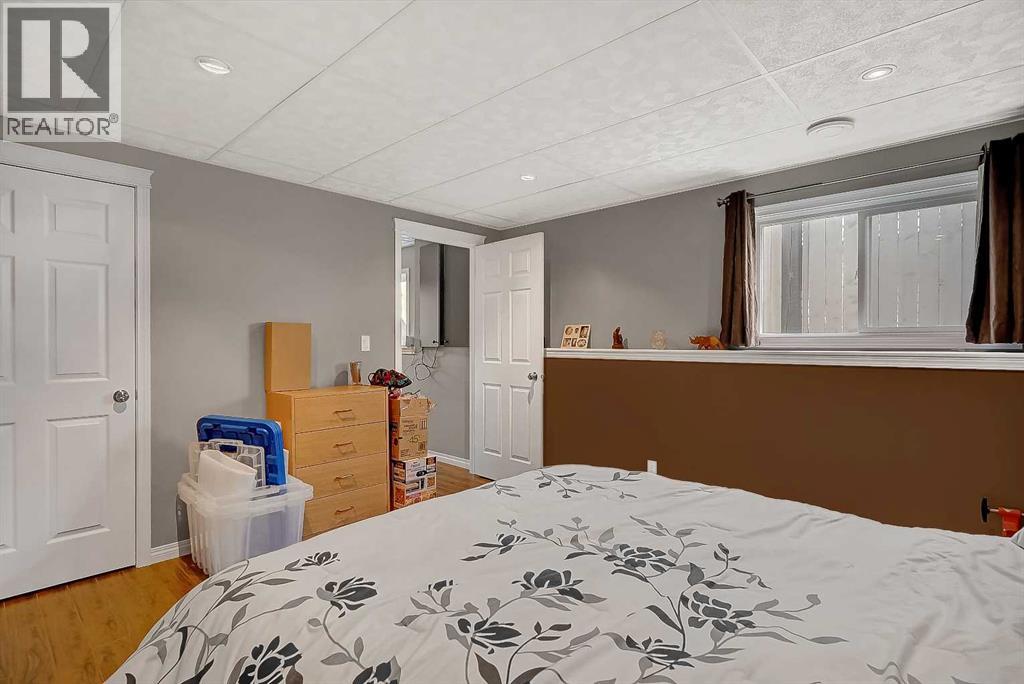 10230 71 Avenue, - 27