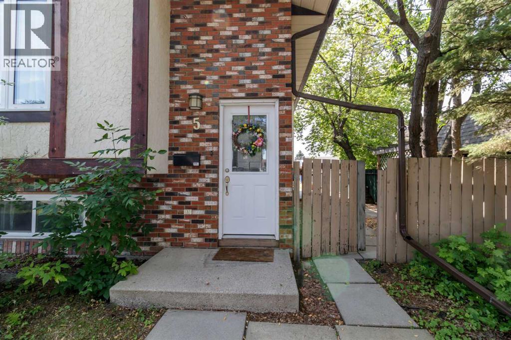 Listing photo – 5 McCullough Crescent, Red Deer