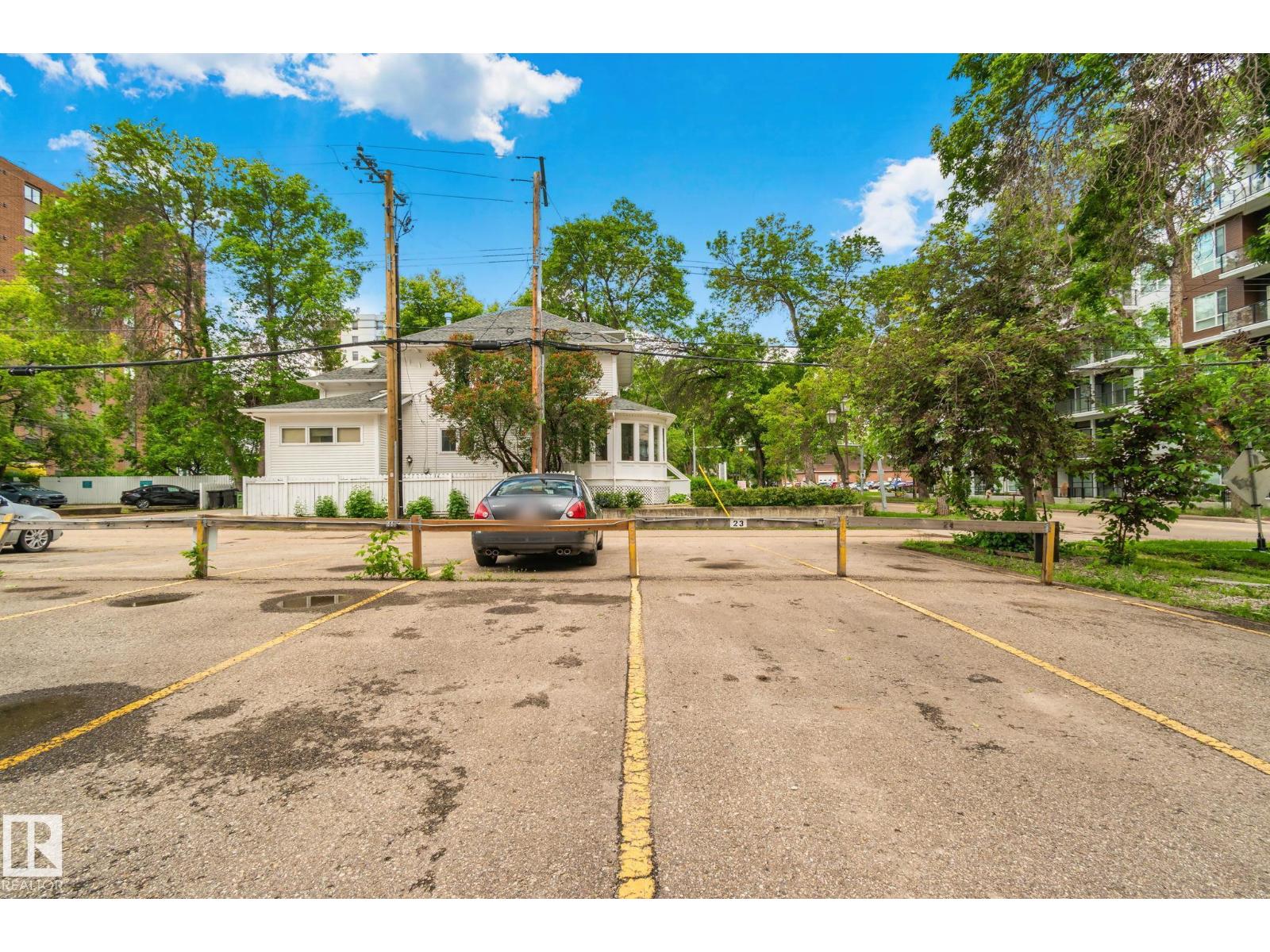 #705 9940 112 ST NW - 37