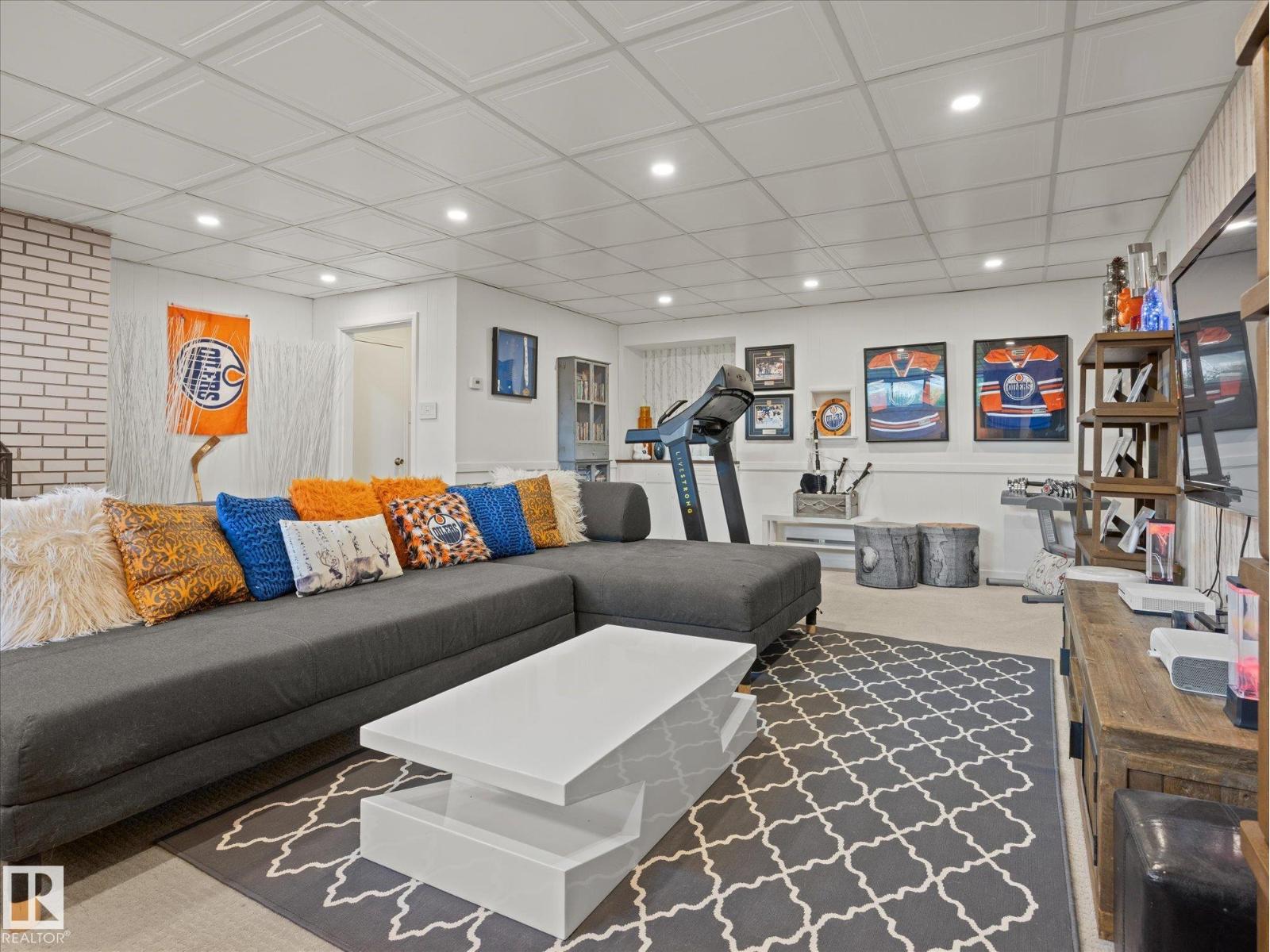 8822 161 ST NW - 29
