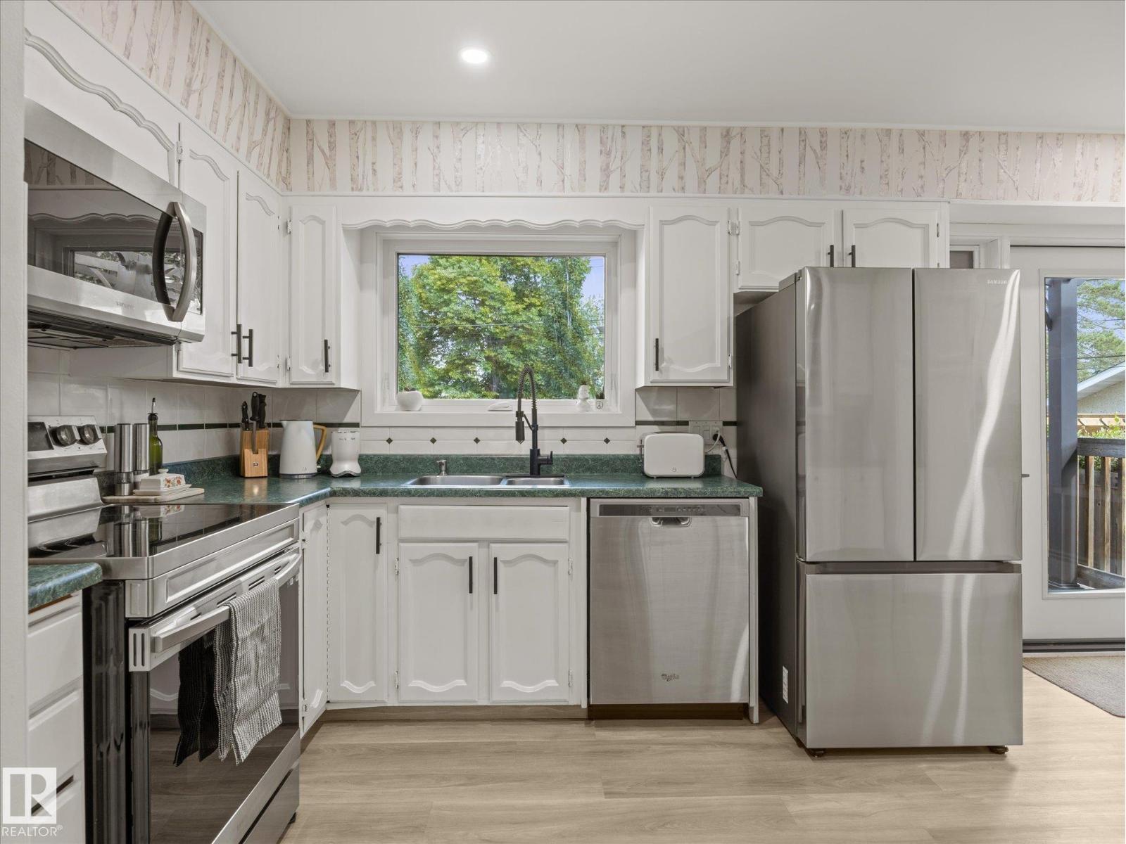 8822 161 ST NW - 9