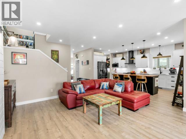 62 MASCOT STREET - 15