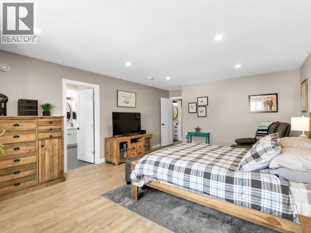 62 MASCOT STREET - 21
