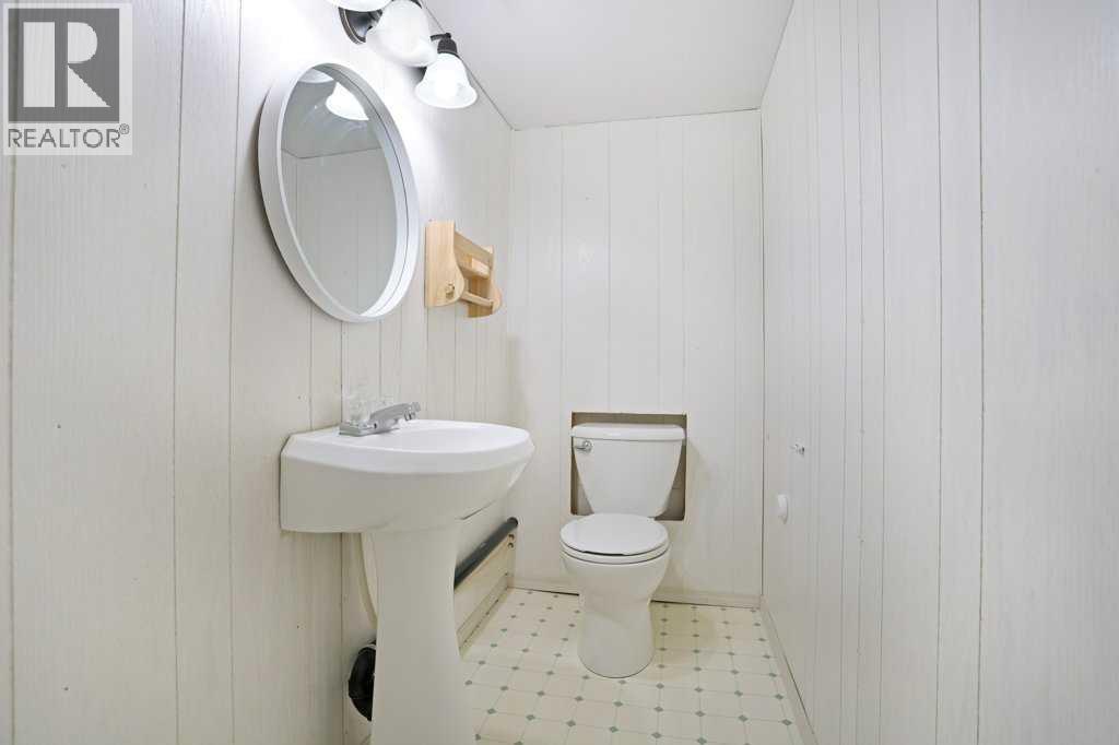 527-A 4 Avenue E - Image 32