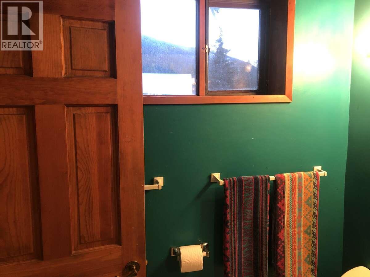 6119 Slocan River Road - 34
