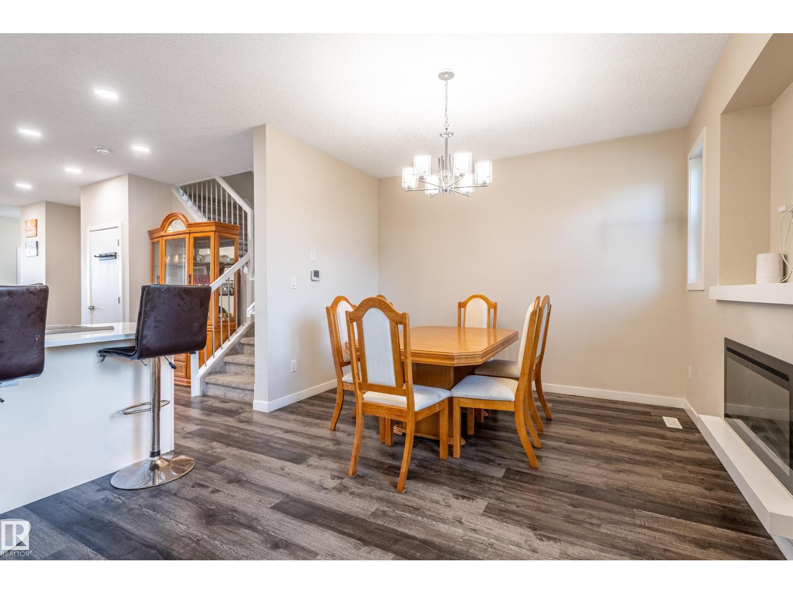 15928 100 AV NW - 14
