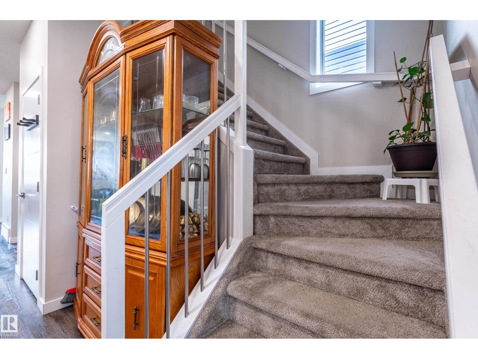 15928 100 AV NW - 15