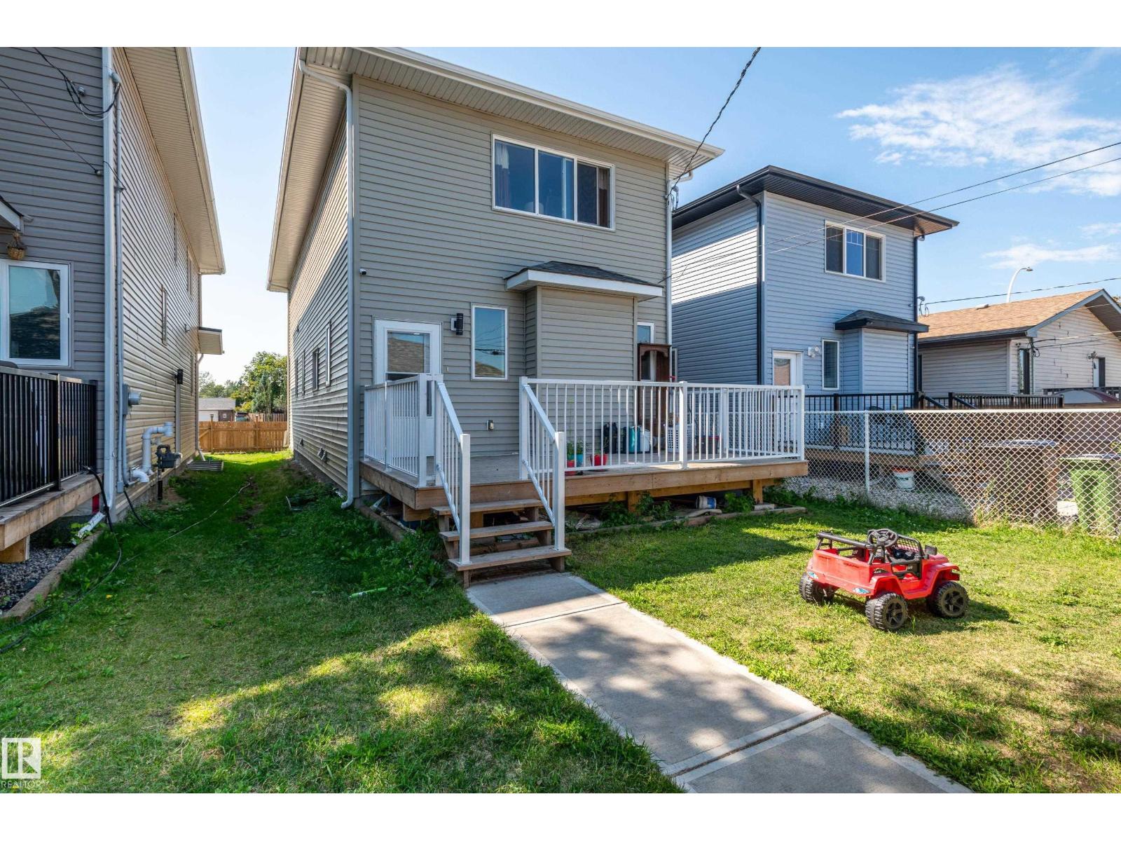 15928 100 AV NW - Image 34