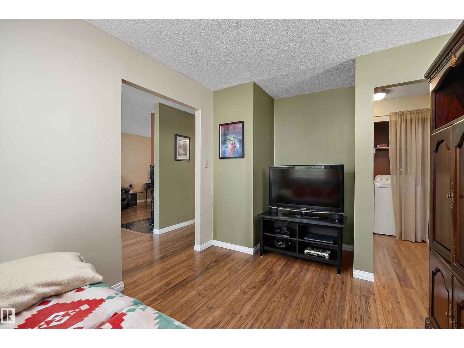 #64 2204 118 ST NW - 28