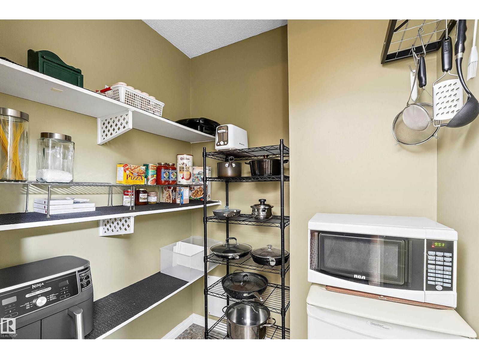 #64 2204 118 ST NW - 17
