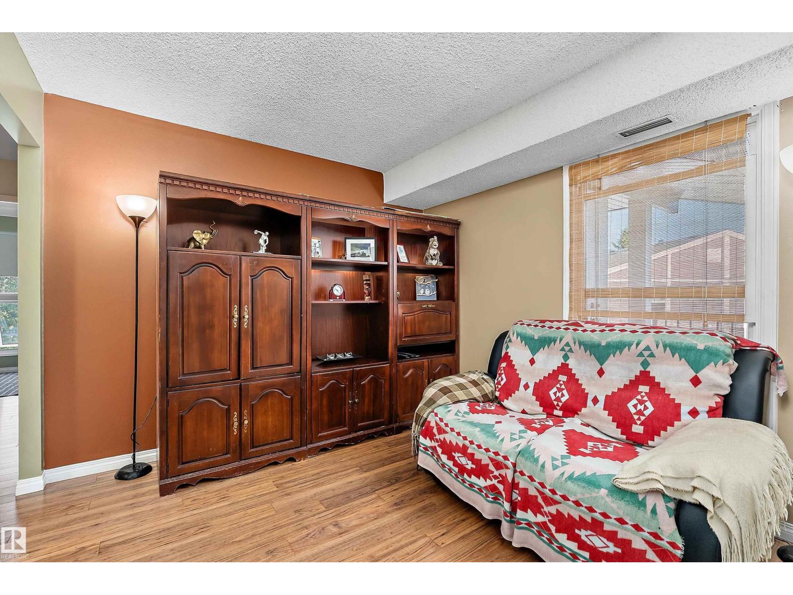 #64 2204 118 ST NW - 27
