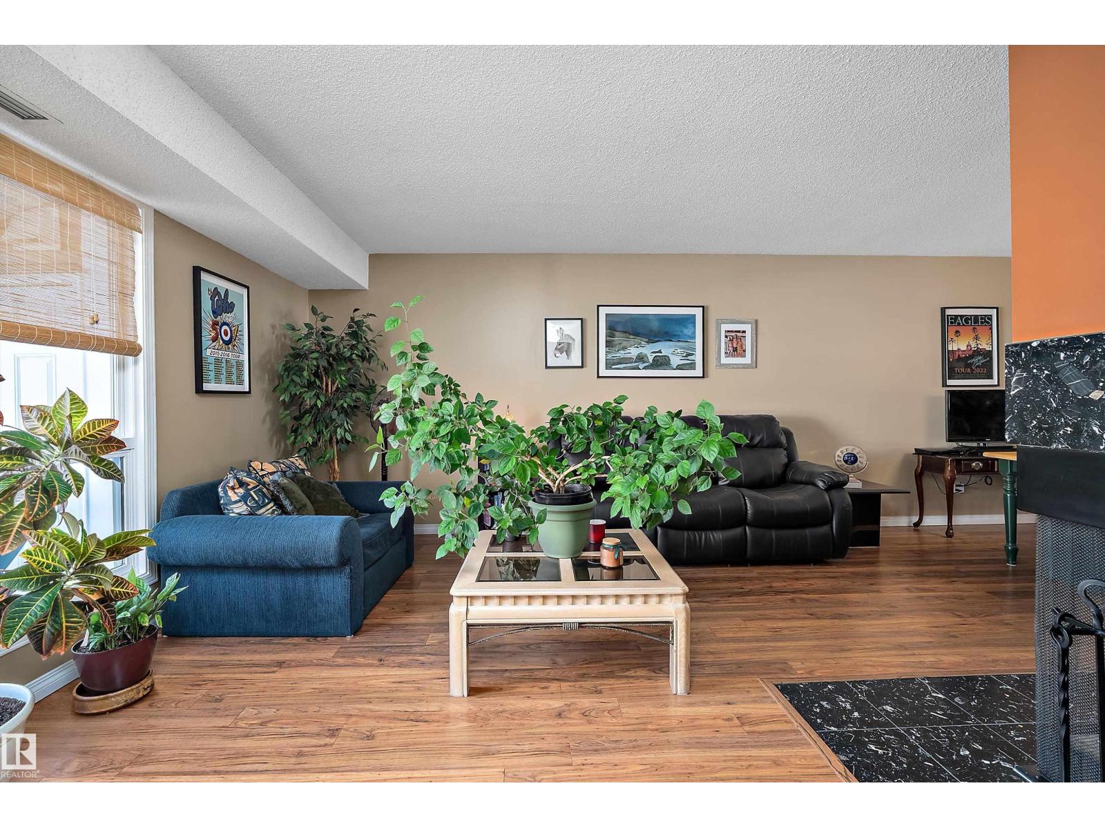 #64 2204 118 ST NW - 8