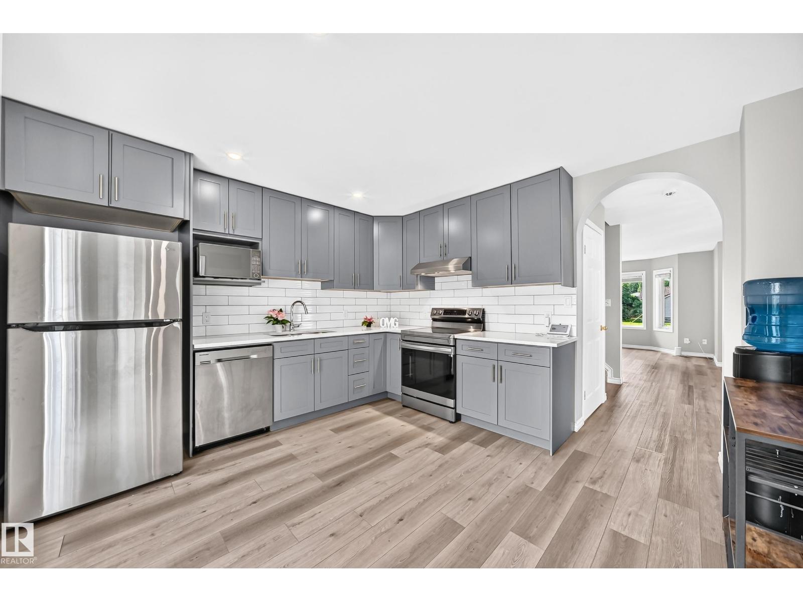 5234 118 AV NW - 13